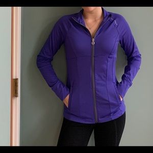 Under Armour women’s small zip-up jacket.